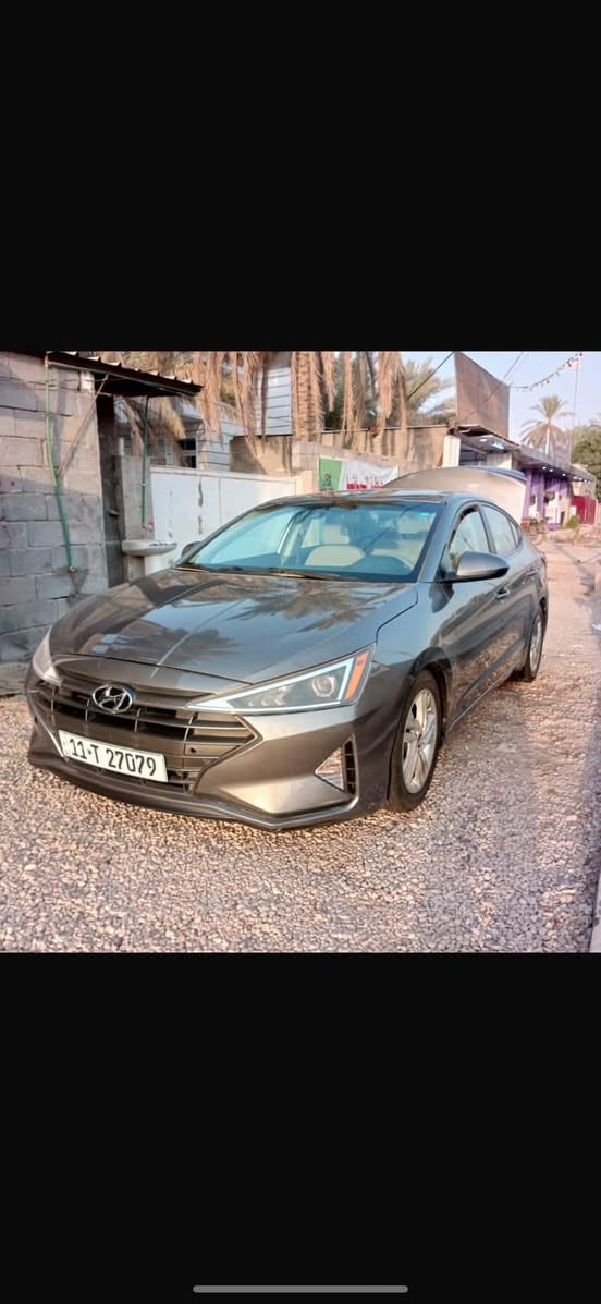 السلام عليكم سياره الانترا مديل 19 وارد امريكي مكينه 2000 دوش رقم بغداد دولي  عنوانها العماره للستفسار اتصال ***********. هذ رقم راعيها اني مكلف بالنشر
