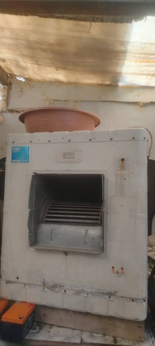 السلام عليكم غراض البيع عربانه ٣٥ مبرده جديده ١٠٠ بلازمة ٣٠ ماطور ٣٠ عش العصفور ٦٠ سماعه ١٠٠ كلهن شغالات منطقه الحبيبيه شارع سجه رقم تلفون *********** مكيف ١٢٥
