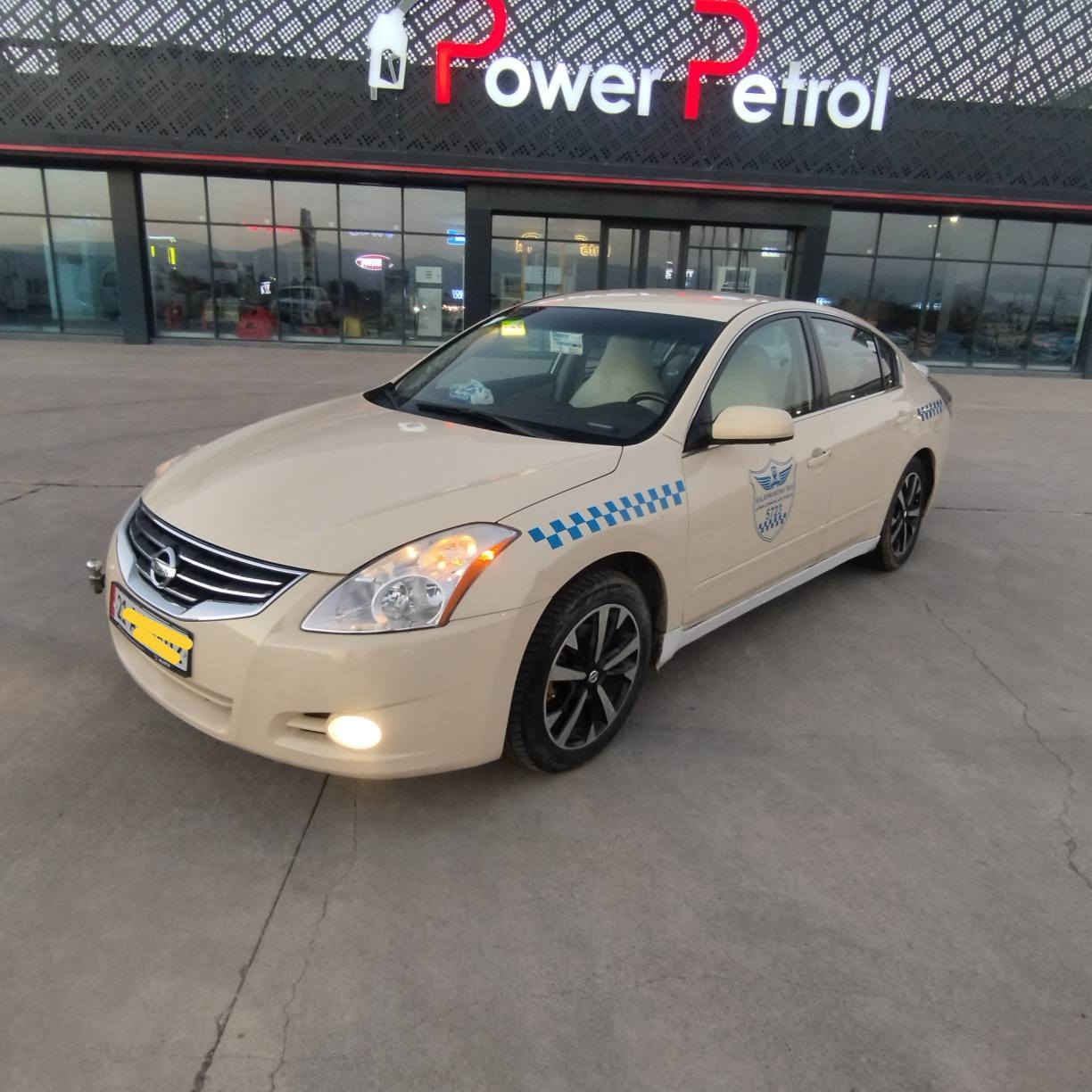 نیسان ئەڵتیما 2012 بێ بۆیاخ سەیارەیەکی جوانو نمونەیە و لەسەر دەقی بیلادی ماوەتەوە گێڕو مەکینەی پاکو بێ عەیبەو نەکراوەتەوە و سەنەوی و تایەی نوێیەو توندو تۆڵو بێ مەسرەفە***********
ABS شاشەو کامێرا سوکان ڤۆلیوم بەسمه السليمانية, العراق
