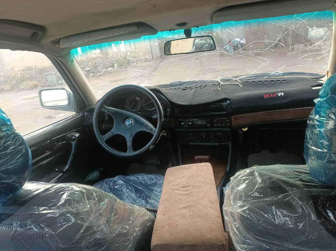 السلام عليكم السياره للبيع موديل 91 اي خياس مابيها محرك صافي اي خربطه مابي والباقي كدامكم فقط كير كايم تجي تشوف بعينك السياره موجوده ببوغريب  السعر 43 ***********
