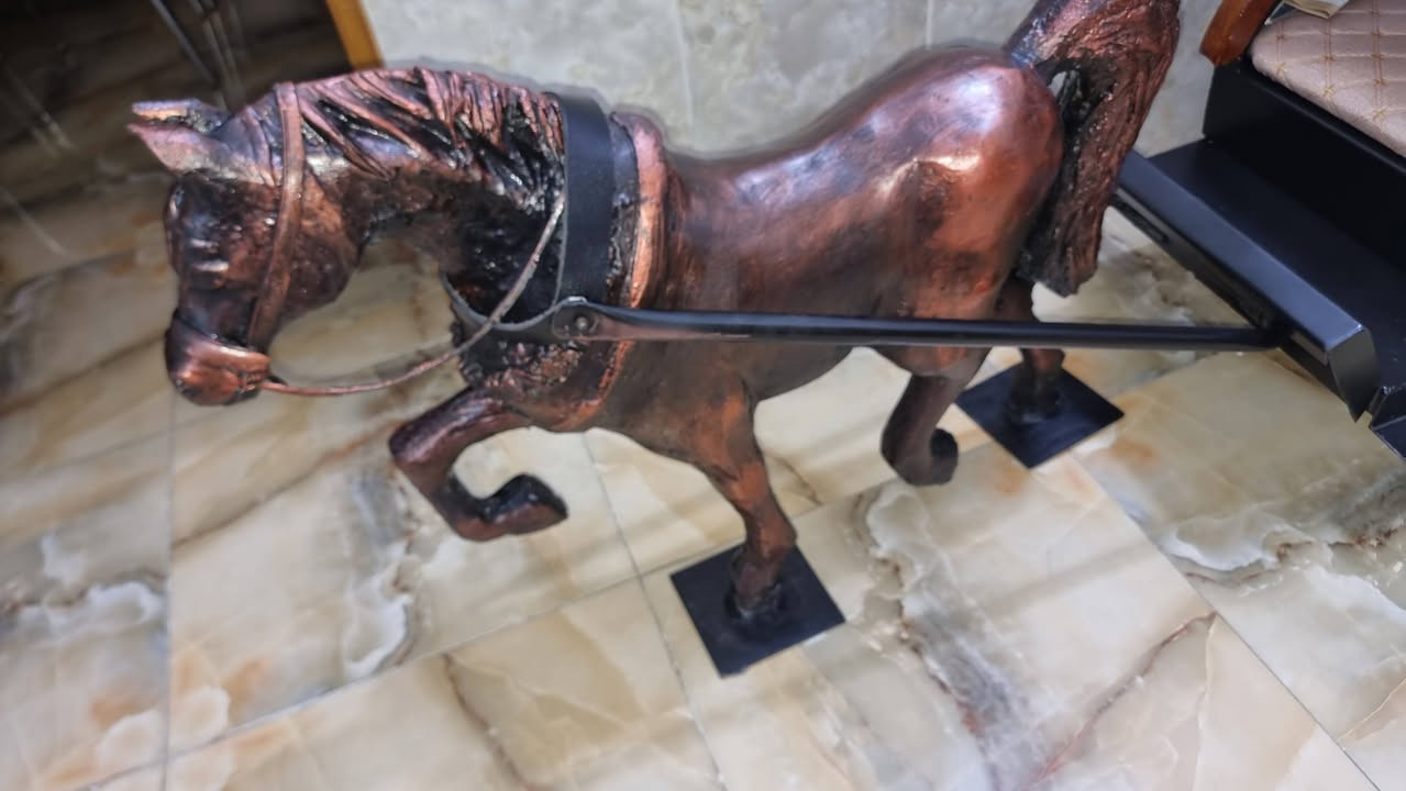 العربة للبيع طولها ٢٦٠  من يرغب الاتصال بالرقم ***********
