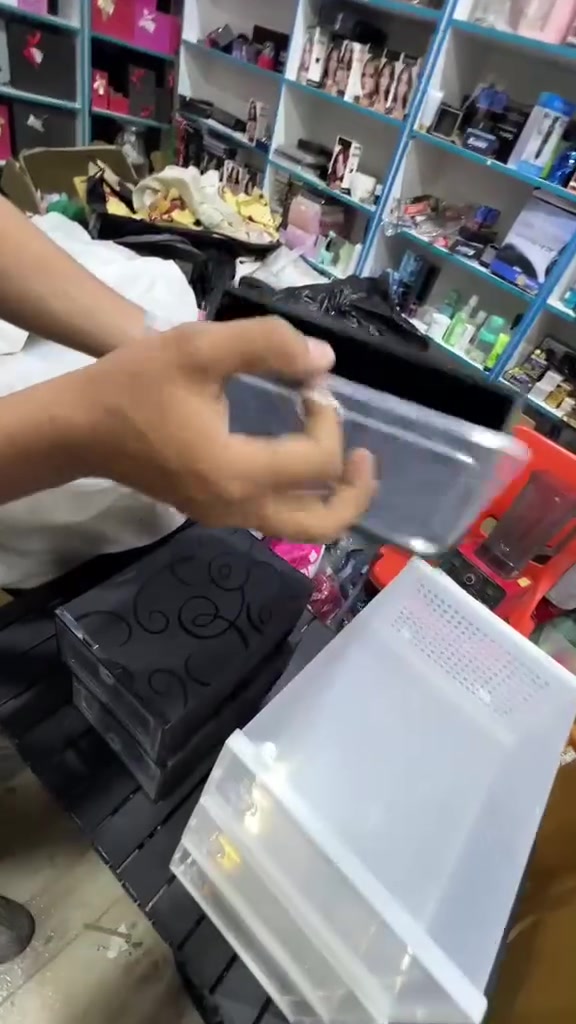 سلام عليكم بوكسات بهاذه شكل لي يريد مفرد متوفر ولي يريدهن شلعه هماتين بسعر مناسب


**إذا كنت صاحب هذا الإعلان وتريد حذفه لأي سبب، رجاءا أرسل رسالة إلى الدعم الفني**