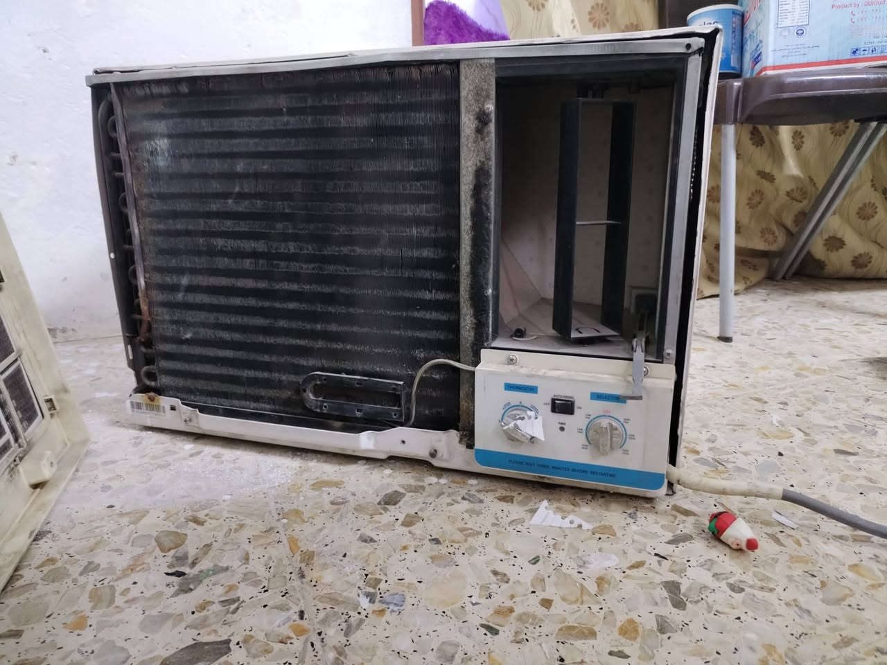 مكيف ميديا 2 طن مداخل تصليح السعر 270 وبي مجال قليل مكانة العبيدي الشهداء الثانيه ***********
