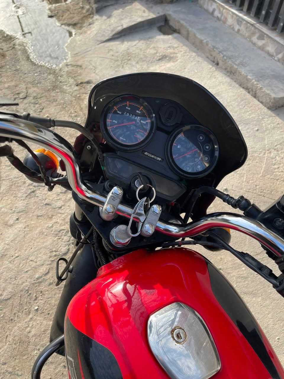 سلام عليكم بوكسر للبيع مكينه نظيفه حداده نظيفه الدراجه خير من الله مكاني دوره *********** اتصل وشوف سعرها شراي بياع متفيدك والله يرزق الجميع يارب
