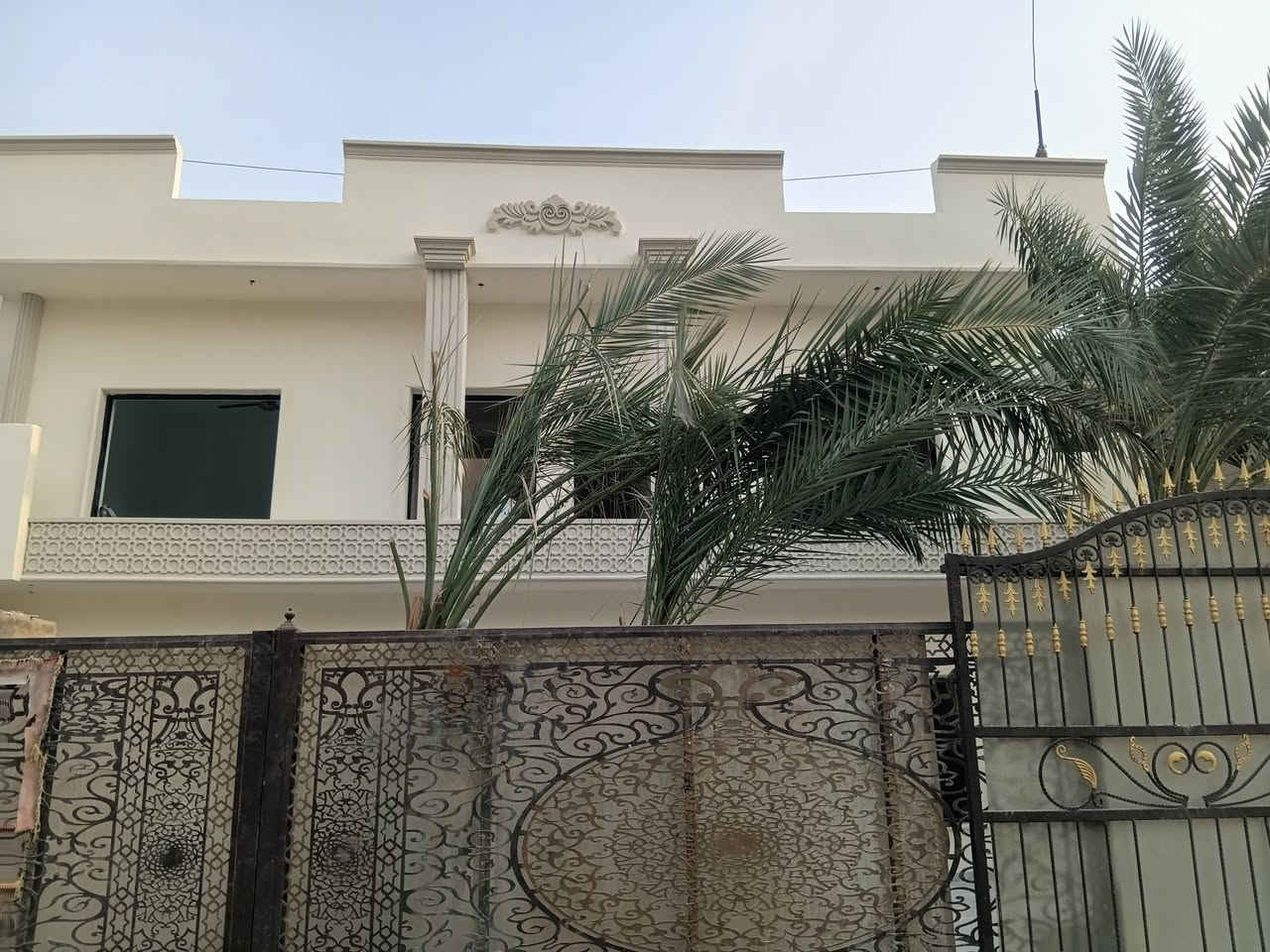 سلام عليكم اشتغل صباغ ابيوت داخلي وخارجي ونشتغل واجهات فوم تركي اتصل ***********ابو محمد صباغ
