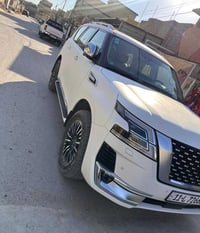 نيسان باترول Platinum  2023 الفئة: بلاتينيوم اللون: أبيض الممشى: 11 أل...