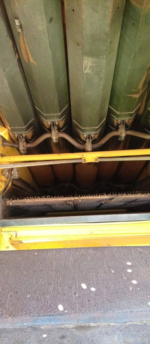 البيع حاصد موديل 2006.  خمسه بلم رقم شمالي مكينه نضيف مكانهه ديالى كنعان مكلف بنشرا هاذ رقم راعيهه ***********
