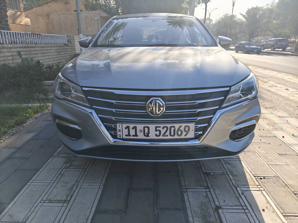 ام جي فايف  موديل 2024 مكفولة من الضربة والصبغ ماشية 19 الف المواصفات استندر تحكم ستيرن جهتين ومثبت سرعة وشاشة ابل بلي وكاميرا السيارة جديدة جدا وما ناقصها شئ وباسمي السعر 11 الف دولار للاتصال على الرقم *********** واتساب علما مكان السيارة في الكاظمية بغداد, العراق
