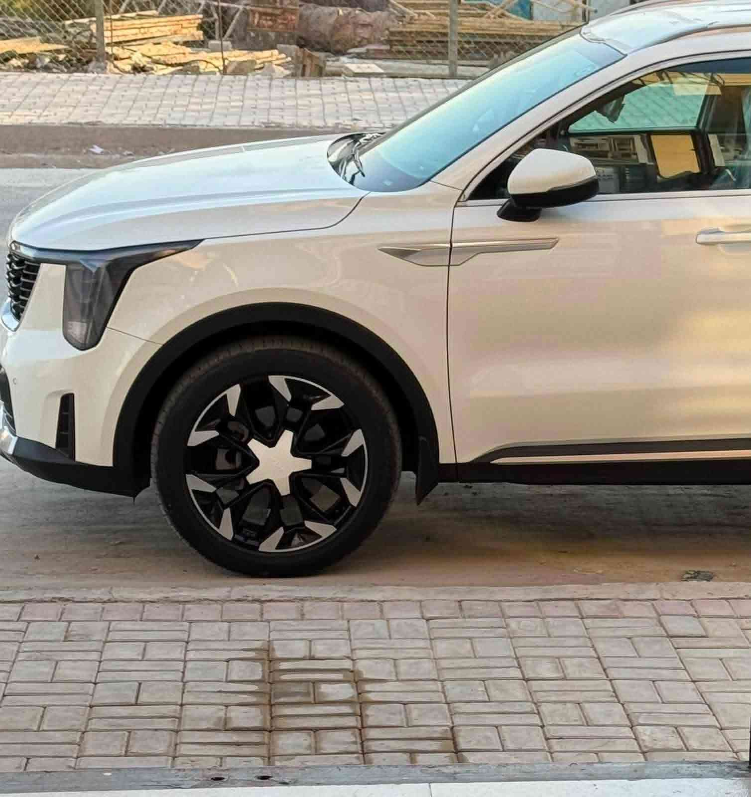 السلام عليكم كيا سورينتو موديل 25 دبل كاميرا ويل 20 داتا شوب كشنات كهرباء سياره مقبوله سته سلندر عنوان بغداد سعرها 290 وبيها مجال..***********

