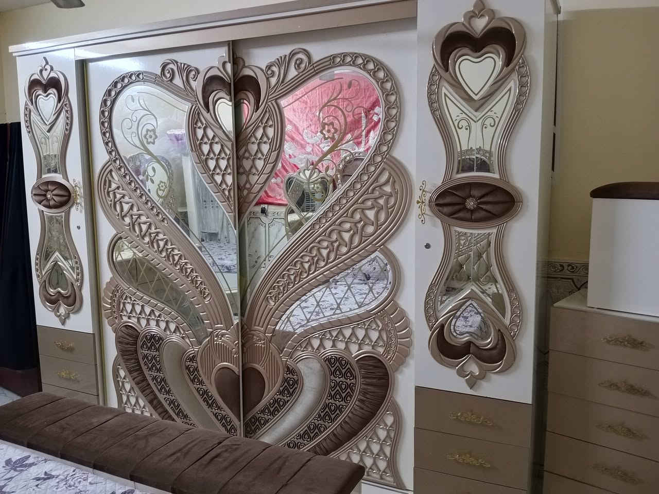 آلُـۜسـۨۚ(✋)ــِۖلُأمٌ ؏ـليۜـ(💜)ـكـۜم غرفه 🇹🇷تركي متكونه 9قطع نضافة ميه بل ميه  اي استفسار خاص او انتصال عل رقم ***********بي وتساب
