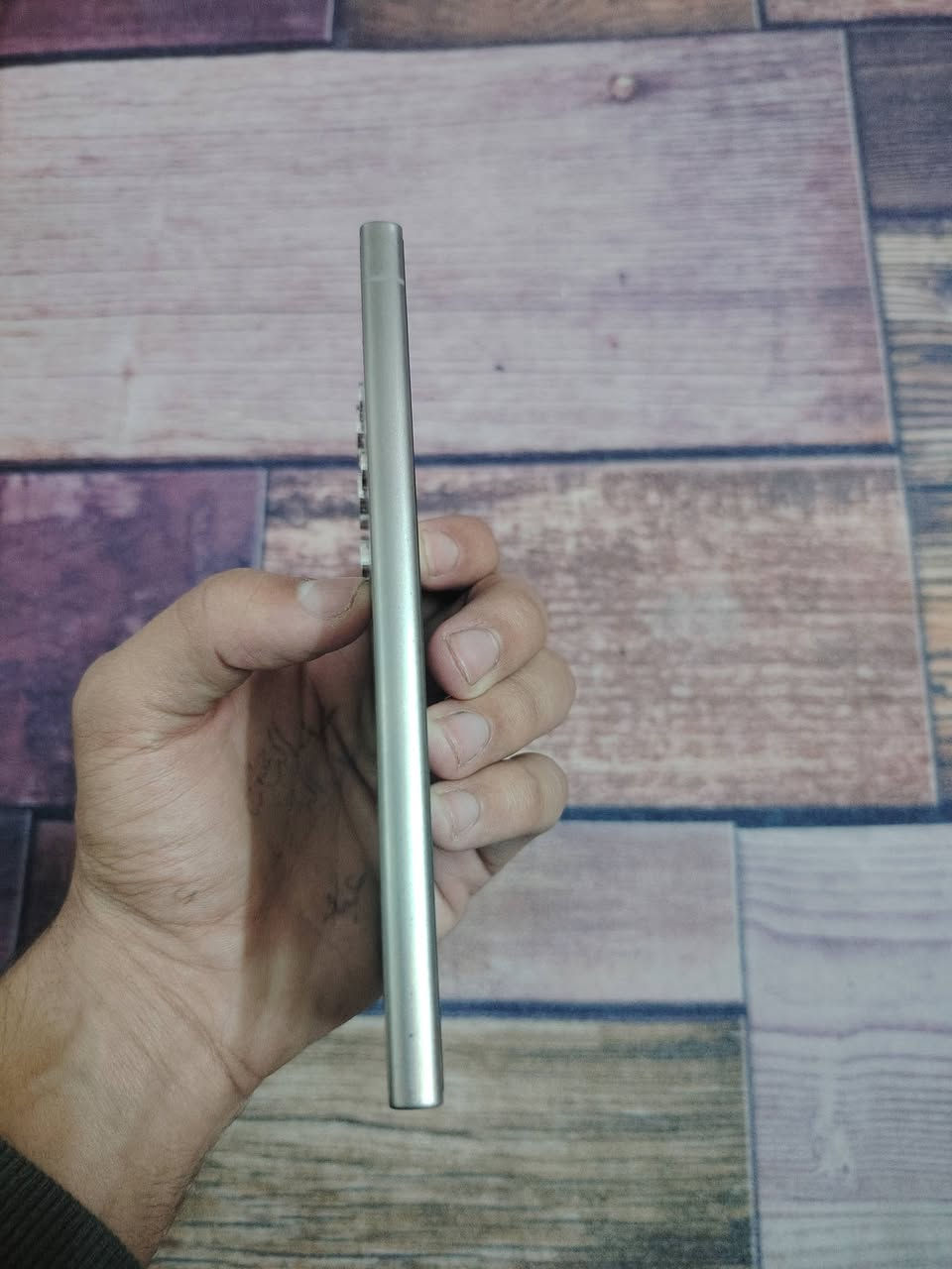 السلام عليكم
من رخصة الادمن 
 جهاز أس 24 آلترا للبيع 
الجهاز ضمان سنتين 
مع كارت وكالة الجبال 
 ضمان استبدال الشاشة 
استخدام شهرين اخذتة بشهر العاشر 
 مكاني بغداد 
سعر مليون 
*********** 
مايعجبك السعر اعبر المنشور والله يرزق الجميع
