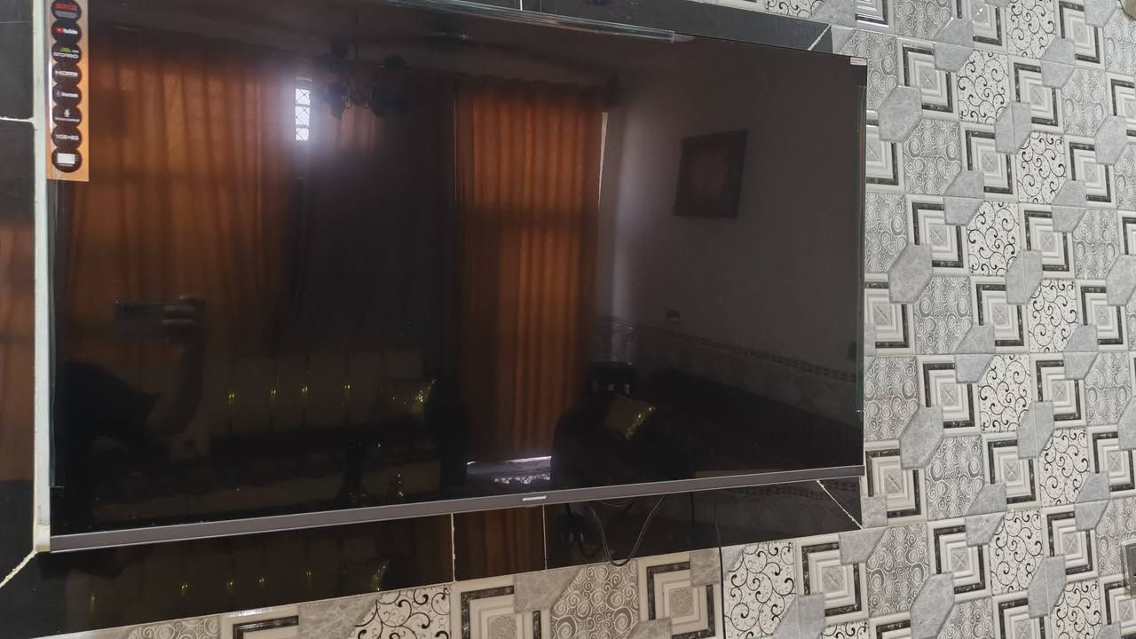 شاشة سمارث رويال العراق اخر تحديث حجم 50للبيع سعرها 250 مكاني بابل ابوغرق شارع المركز الشراي يتصل وبخدمتة ***********
