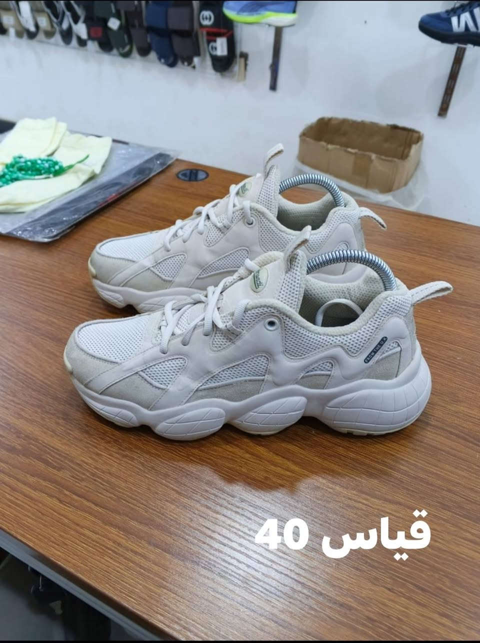 سلام عليكم احذيه باله نضاف
فول القياسات عله صوره
سعر القطعه 20 ثنين 35 مكاني ناصريه
حي اريدو شارع مستشفى القلب 
الاتصال او مراسله عله صفحه ***********
