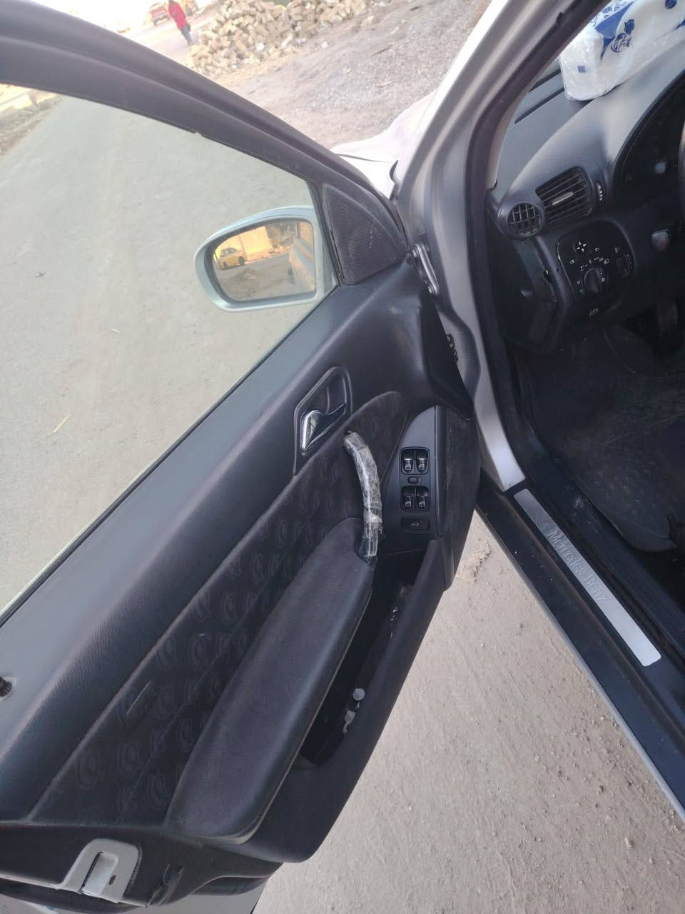 مارسدس سي 203 رقم دولي اربيل مكينه بلادي اربعه سلندر كنمبريسر  كير عادي سبع نمر تايرات جدد سياره جاهزه تبريد ثلج سياره حلوه مكفوله من الضربه بيه صبغ بنديد موديل 2001 العنوان الناصريه الرفاعي ***********.      السعر 65
