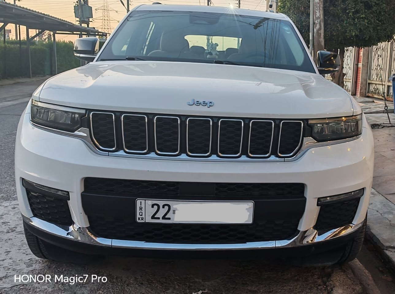 سلام عليكم
جيب كراند شيروكي للبيع فئة لمتد شكل جديد 7 راكب وارد خليجي رقم اربيل والمكان ايضا اربيل محرك 6 سلندر بنزين 2022 ماشية ٤٧٠٠٠كم للاستفسار على السعر الاتصال بهذا الرقم ***********
