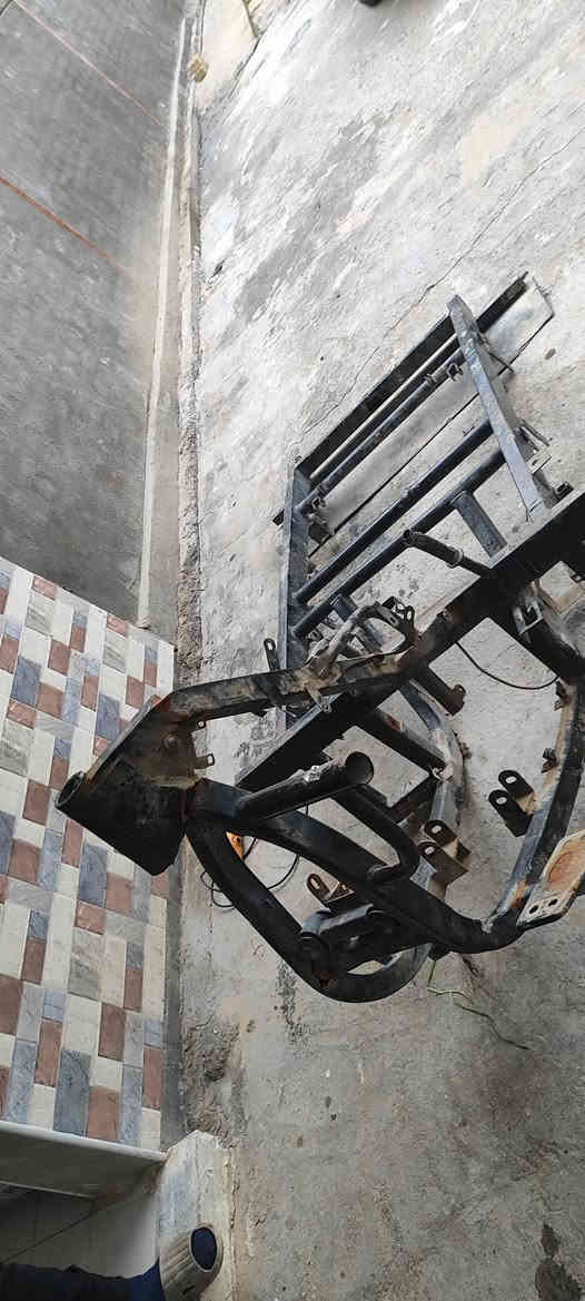 السلام عليكم شاصي مضروب للبيع اوراق اصوليه المكان بابل الحمزه الغربي السعر اتصل وبيك خير وتدلل 
 ***********
***********
