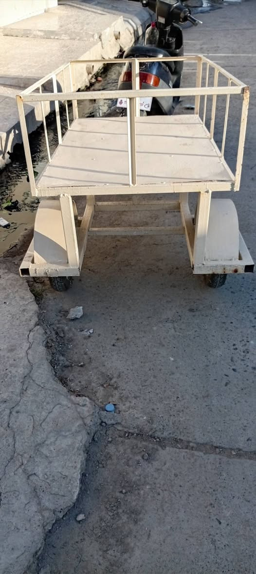 متاح عربة ماطور مثل ما واضح بل صوره السعر ١٠٠٫٠٠٠ للتواصل *********** بي واتس
