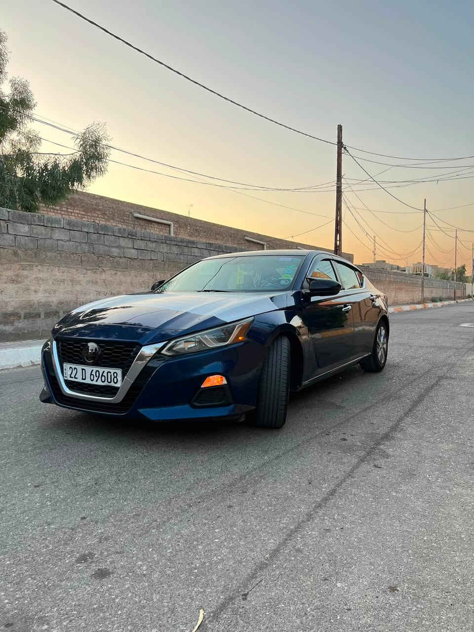 🚗 السلام عليكم …للبيع نيسان ألتيما. موديل 2020 فئة S
للبيع نقداً فقط بدون مراوس وبدون اقساط ..وارد أمريكي / رقم اربيل  الدولي الجديد .. هزه جديد فحص وبراد جدد سنويه جديد .. بأسمي شرط التحويل او الوكاله  باليعجبك ماشيه 91 الف قابل للزياده..
محرك مكفول مسوي ادامه كامله 🔧 برغي ممفتوح بي وبدون لــاا عطل ولا آيــي مشكله  / كير مكفول
صدر مكفول شرط وضع شركه تبريد الا ثلج شرط  ماشاء الله الله 
 حادث السياره خلفي بالجنطه مبدله ومصبوغه وجامرلغ خلفي صبغ ايضاً حوض سحب بسيط  شاصي جهة الحادث ايضاً سحب بسيط     بدون ارباك  شرط .. جميع الارباكات سليمه … والباقي كفاله من الصبغ والتبديل والرصعات والبارد والشخوط بيها رصعات بسيطه جداً بالقماره متبين الا بالسونار هيــچ كم وحده
  سونار بيها  جديد اني مسوي اليوم صفاح موس مكفوله كفاله عامه    وبچم كبس حتى دعاميه بدون صبغ 
مواصفات السيارة S معروفه شاشه وسطيه  وكاميرا خلفيه. 
 رادار امامي وتوقف ذاتي كروس سرعه تفاعلي بصمة صندوگ بصمة بيبان وتشغيل بصمه  وتشغيل عن بعد محرك  2.5 لتر / 4 سلندر اقتصادي وقوي تنفس طبيعي كشن كهرباء
بلوتوث و USB  
سستم كامل سبورت رياضي 
نظام سبورت 
نظام أمان حديث (ABS / Airbags)
تصميم أنيق ورياضي بلون چويتي (نيلي) عليها تخم تاير جديد    بطارية جديده ..  .. شادلها گلوبات للمازدات الاماميه مسويهن زينون منتظم .. يخبل
سيارة كاملة تجي تفحص وتشوف بعينك وكعدتها حلوه تخبل وترايها حلو ومرتب وبدون نقص ولا مصرف  امانة الله سياره  جديده ونضيفه وحلوه لوك وبالعافيه ع الياخذها مال جني امانة الله سعرها127 وبيها مجال للشراي واحله من الصور   .. 
مكان السياره ديالى بعقوبه  التحرير

***********

اخوان رجاءً اقرأ التفاصيل  كلشي ذاكره  بالمنشور صورها وصور سونار وصور الحادث والسعر  والشراي يشلع عيوني ♥️
