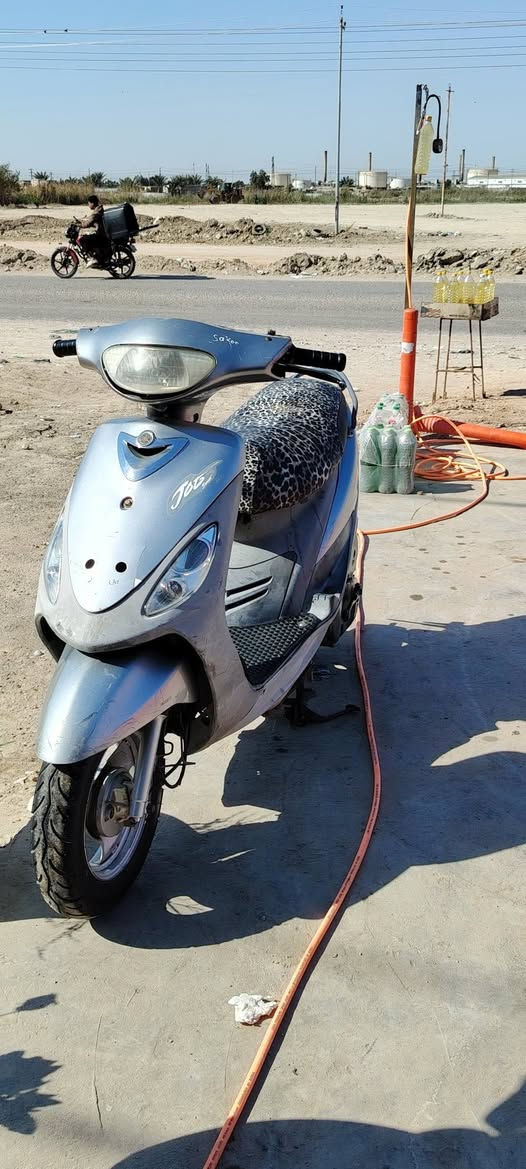 سلام عليكم دراجه للبيع ماكس منغولي المكان الديوانيه حي العسكري قرب جامع الإمام الحسين الدراجه مفتوحه مره وحده كلشي شغال هندر سلف كهربيات كله شغاله وشاصي مكفول  الرقم الموبايل ***********
