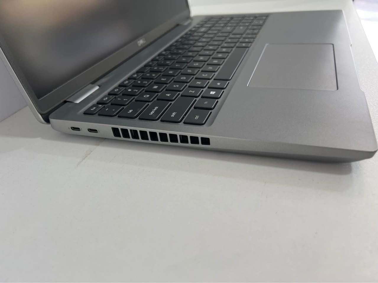 Dell precision 3561
i7-11H 
كوراي 7 جيل 11 فئة H القوية 
ram 16
ssd 512
15.6 FHD
كارت شاشة داخلي 8 كيكا انتل

ضمان شهر استبدال
راسلني واتساب اي لابتوب بالك موجود ***********

مكتبنا اربيل شارع سلطان مظفر قرب المحافظة أربيل, العراق
