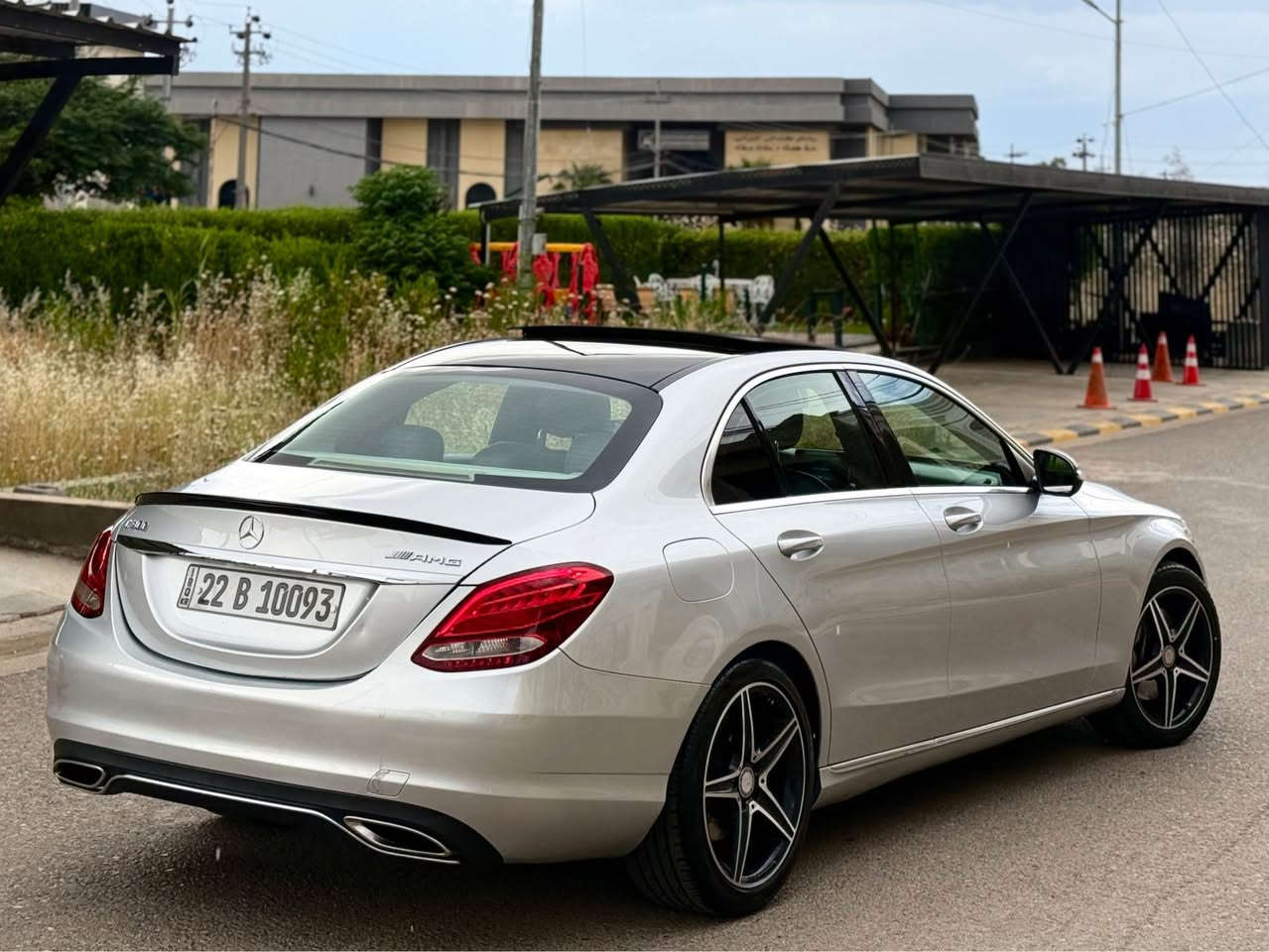 السلام عليكم سعر مناسب كلش

مارسدس  C300 🇩🇪🇩🇪 amg 

موديل 2017

سياره فول الفول اعلى مواصفات 

وارد امريكي فقط جاملغ خلفي صبغ وصندوك مبدل بلادي بدون اريباك او شواصي  حادثها كلش بسيط

داخل جلد اسود 
عداد مسافات 60 الف 
سياره بدون اي نقص 

٤ سلندر بانزين ٢٥٥ حصان 🐎 🚀

مواصفات السياره فول 

🛑 بانوراما 
🛑 سترين amg 
🛑 كشنات جلد تدفئه 
🛑 شفتات ستيرين اوتو هولد اوتو ستوب 
🛑 لد داخلي 
🛑 دبل ماوس 
🛑 شاشه وسطيه
🛑 بصمه تشغيل مع بصمه ابواب 
🛑رادارات امامي جانبي 
🛑 شاشه كبيره 
🛑 لايتات لد وزينون 
🛑 ويل وتاير amg 
🛑 نظام صوت 
🛑 سماعات صوت برايمستر 🔊🔊🔊

وباقي مواصفات المارسدس المعروفه

رقم اربيل الجديد تحويل مباشر

سياره بدون اي خلل شرط برغي ممبدل بيها وصفر مسج

السعر  188$ ورقة 💵 

*********** ☎️ Singapore
