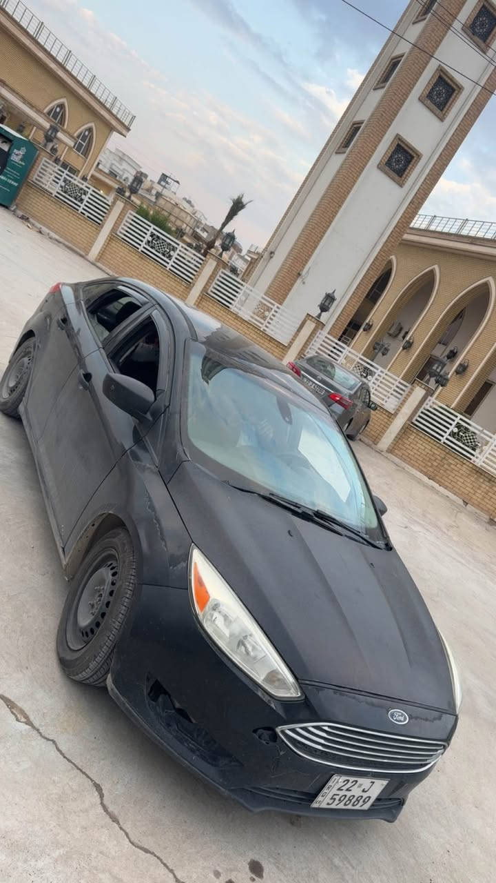 فۆرد فۆکس ٢٠١٧ مواسەفات ئێس ڕەنگی ڕەش سەنەوی تا ٢٠٣٠ نوێیە دو پارچەی سبوغە بستەک سەقفی تحدیلە ئێرباگی سوکان و شان تەقیوە گێڕ و مەکینە بە شەرت سەیارەکی بێ مەسرەف سعری ٧١ وەرەقە و مەجال 
وەتس ئەپ ڤایبەر 
*********** أربيل, العراق
