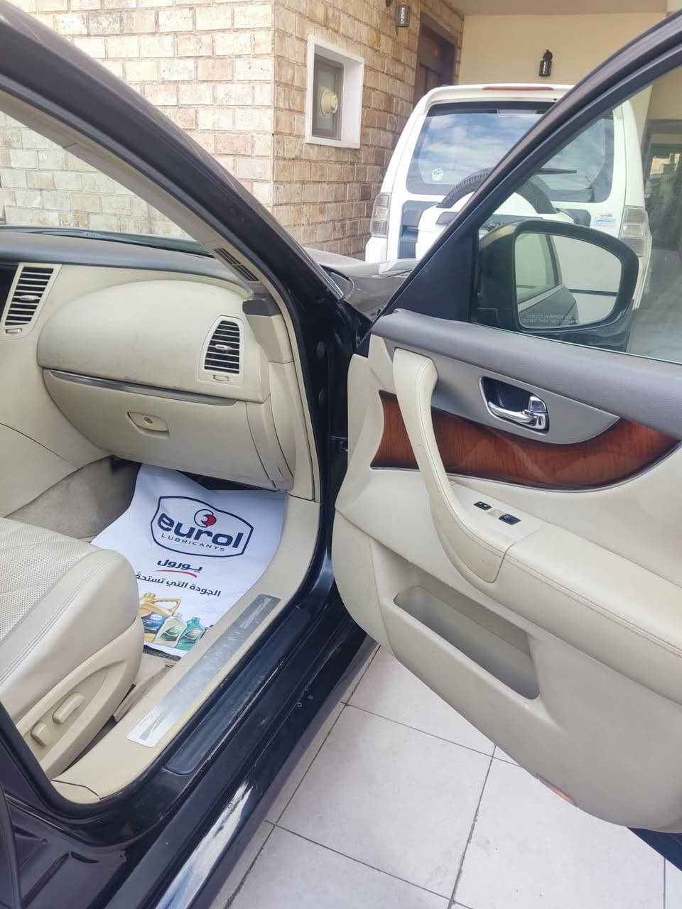 سياره نيسان انفينتي fx35 موديل 2012 خليجي عالبلاد ماشيه 150 الف حقيقي قابل للزياده استخدام بيت  بدون حادث فقط صبغ دعاميات للجماليه نتيجة شخوط وعلى الفحص / فول اوبشن/فتحة سقف / سلايد كاميرات اطارات جديده  وحساسات ……***********
