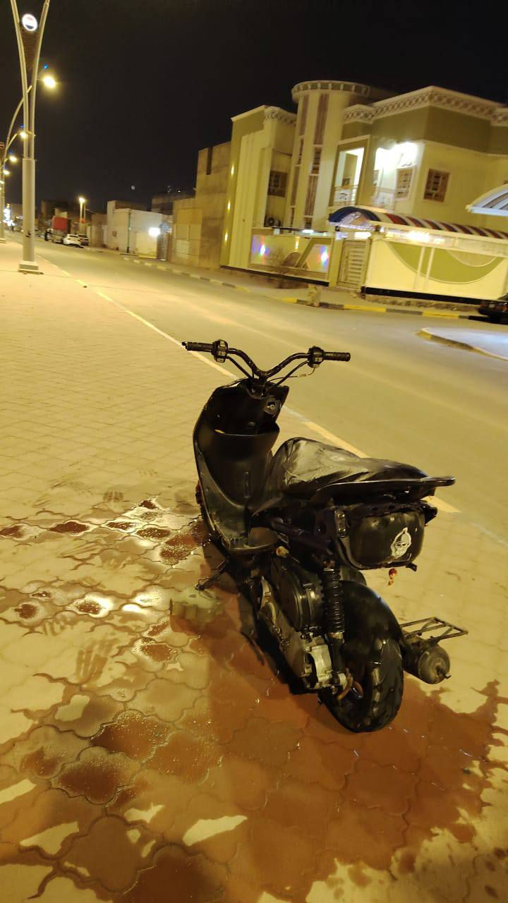 اخواني ماكس عدله مال لعب يحتاجله شوي ترتيب بيه كم شغله رياضيه مكينته مال قجمه.
السعر 300 المكان كرمه علي. رقم الهاتف ***********.
