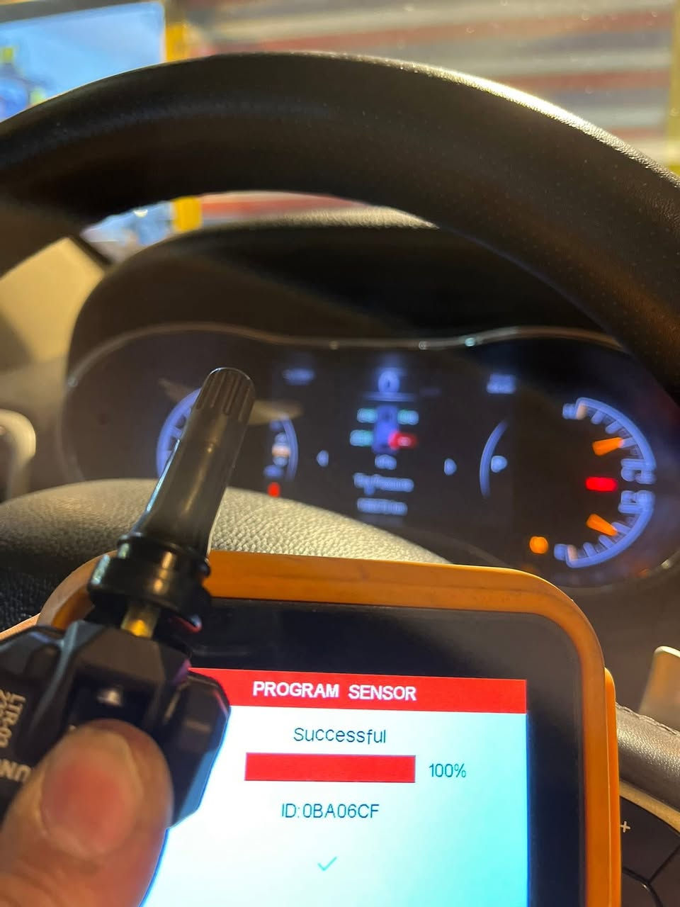 � برمجة حساسـات الإطارات (TPMS)🛞🛞

 •برمجة باستخدام جهاز Launch الأصلي
         
 •متوفر حساسات وكالة / جودة عالية✅

 •حل مشاكل اضاءة حساس الإطارات والقراءات الخاطئة⚠️‼️

         ✅ضمان سنة استبدال على الحساس 💯

🎁 خصم خاص عند برمجة أكثر من حساس

  متوفر حساسات والبرمجة في محلات الهدئ

 العنوان : بغداد الدورة شارع المصافي مقابيل مطعم ليمونة 📍📍

  للاستفسار مراسلة الصفحة 
 او الاتصال : *********** محمد للبرمجة
