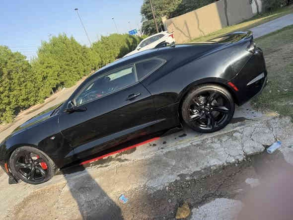 السلام عليكم 
كمارو ٢٠٢٢ rs ٦ سلندر 
ماشيه ٤٥ كيلو متر مايقارب ٢٣ ميل 
عليها فكوج برمبو دبات صوت ع رمونت
سقف روز 
كامله سيارة كل نقص مابيها 
بدون لا شاصي ولا لغد 
وموجوده صور الحادث بلمنشور 
وايضاً السونار 
مكانه بغداد حي الجامعه 
السعر ١٦٥ وبي مجال 

***********
