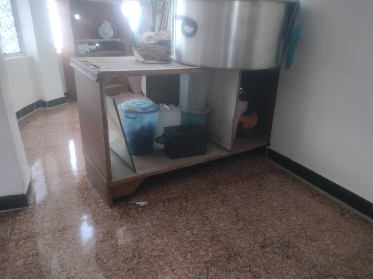 سلام عليكم اغراض للبيع خشب عراقي قديم
كنتور سعرة 150 وبي مجال 

تاج جربية مع كومديات  اثنين سعرة 50 وبي مجال بدون تخت 

تخم 3 قطع ب25 بي اضرار  

زاوي خشب سعرة 20 وميز خشب سعرة 15  

ميز تواليت خشب عراقي قديم بي اضرار  سعرة 75 وبي مجال


**إذا كنت صاحب هذا الإعلان وتريد حذفه لأي سبب، رجاءا أرسل رسالة إلى الدعم الفني**