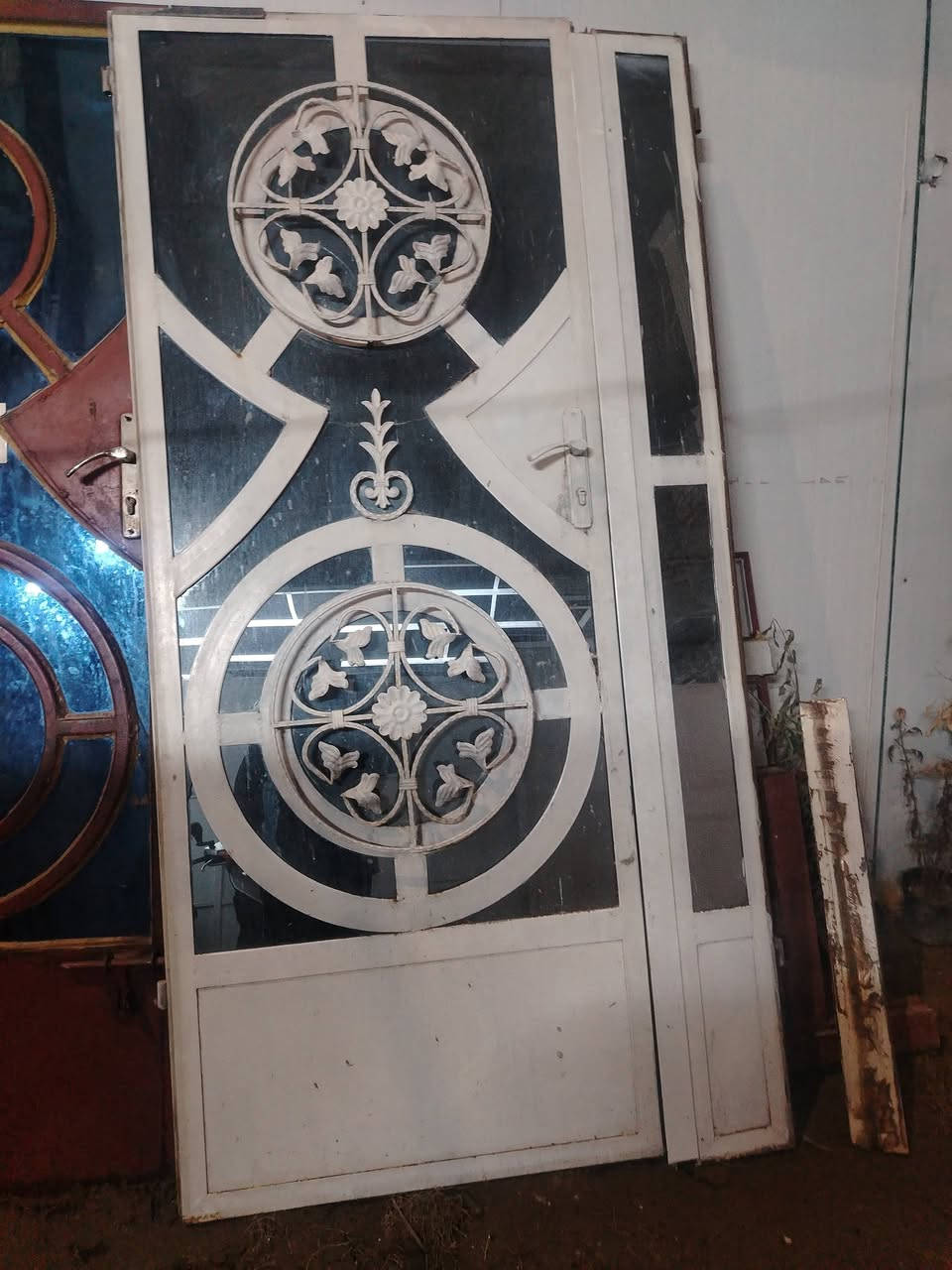 سلام عليكم
ابواب حديد نضيفات جدا
للاتصال *********** الخطيب قرب الغزالية
