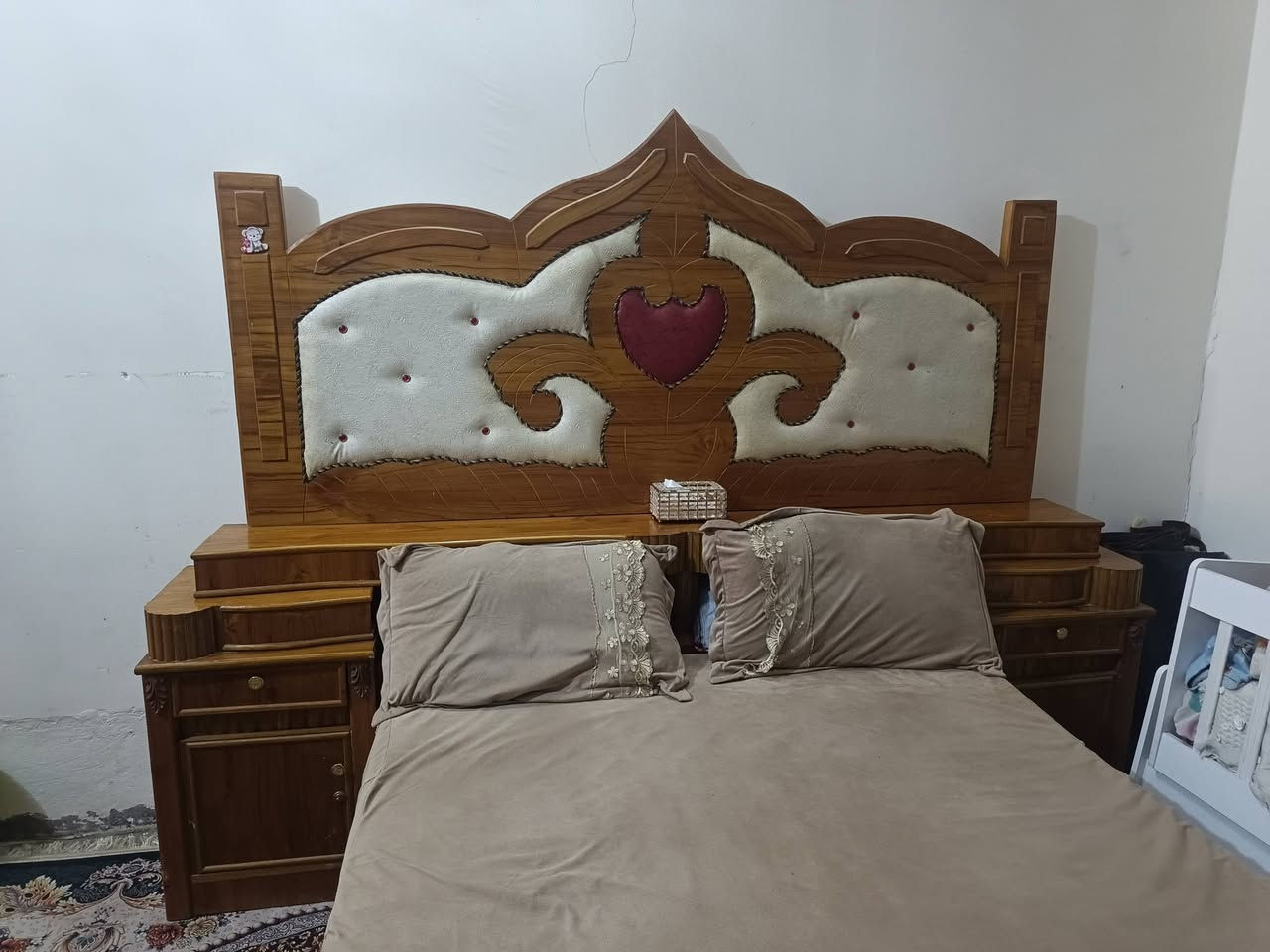 غرفه سته طابقين نظيفه للبيع
***********
