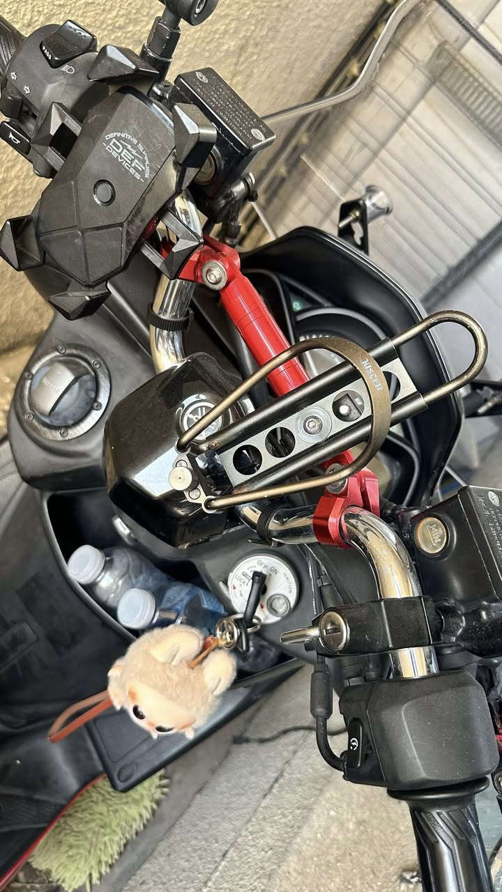 ماجيستا حديث 2023 وارد يابان صور مزادها موجوده دراجه بيها تزويد بلادي هاوزن مرايات دواسات و كلجات دراجه بل مزاد ماشيه 34 حاليا 35 محرك 155cc 
الدراجه مكانه بغداد شارع فلسطين 
اتصال *********** سعره ١٩ وبيه مجال حك الجيه
