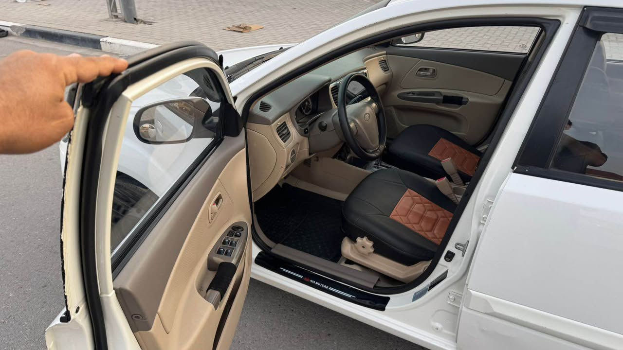 كيا ريو موديل 12 كفاله عامه رقم بغداد راعيها بصره مكينه 1600 كفاله كير مكينه تبريد حداده جديده كأمره خلفيه تخم تاير سياره جاهزه بصمه تشغيل 
موبايل*********** البصرة, العراق
