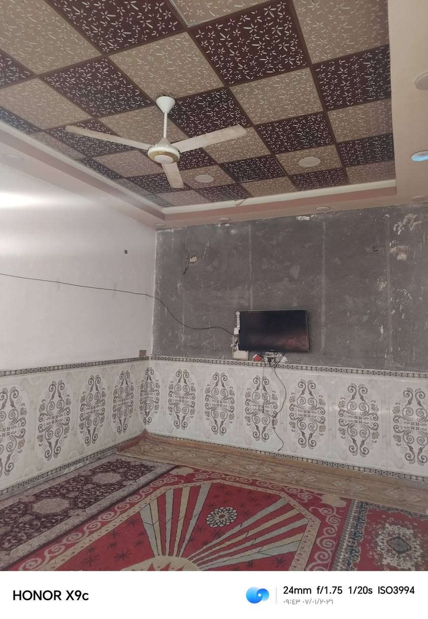 سلام عليكم بيت للبيع مساحه ٢٠٠ م طابقين بناء حديث طابوك بناء دنك صب دائر البيت بيه غرف نوم عدد ٥ وصالات عدد ٢ واستقبال ١٠ في ٤ وصحيات داخليه خارجيه كربلاء حي الجهاد قرب الحزام الأخضر ثالث قطعه عن الشارع  *********** السعر ب185
