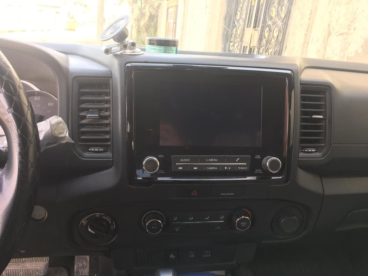 من رخصة الادمن 
بيكم نيسان فرونتير مديل 2022 s
فور ويل محرك 6V 3800
بيه موصفات حلوه دكمه السحب ودكمه النزول 
ورادار امامي خليفي توقف ذاتي يعني ترجع ونته المرتاح توكف بحدها
عليه ويلكب 17 Tuff
طخم تاير جديد كوري ضمان 
سنويه جديده توني مكمله بسمي 
رقم بصرة تحويل ثاني يوم 
والمواصفات معروفه 
سياره ضربته جاملغ صفحه سايق فقط
سياره جاهزه وياها غلاف بدي 
السعر 230 ولشراي سهله
لتواصل ***********
