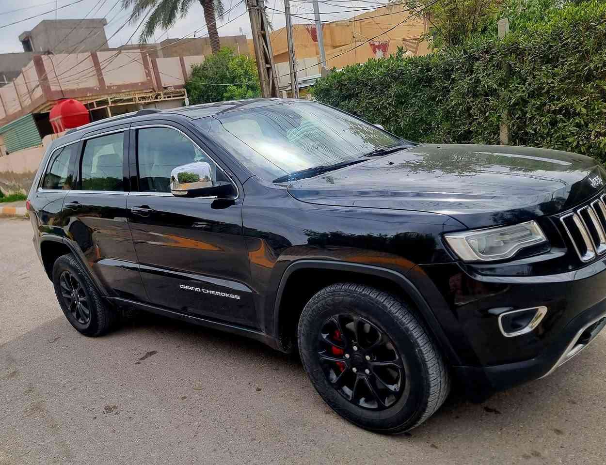 للبيع Jeep Laredo موديل 2015 خليجي — نظيف جداً
🔹 اللون: أسود ⚫
🔹 رقم بغداد
المواصفات:
بصمة تشغيل + بصمة أبواب
فتحة سقف
مقاعد جلد كهرباء
إشارات بالمرايا
تحكمات مقود جهتين
شفتات مقود
شاشة كبيرة
نظام وضعيات قيادة (MUD / SNOW / SAND)
ويل قياس 20
كير أوتوماتيك 8 سرعات (كير طيارة)
منظومة زينون
الممشى:
86,900 ميل قابل للزيادة
ملاحظات:
السيارة نظيفة جداً
استخدام بيت
لا تحتاج أي مصروف وجاهزة للاستخدام
📩 للاستفسار التواصل خاص
#الجميع 
#جيب
#لاردو
#جيب_2015
#سيارات_العراق
#بغداد
#بيع_وشراء_السيارات


**إذا كنت صاحب هذا الإعلان وتريد حذفه لأي سبب، رجاءا أرسل رسالة إلى الدعم الفني**