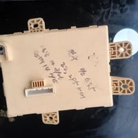 قاعدة فيوزات داخلية • ازيرا • قطع غيار