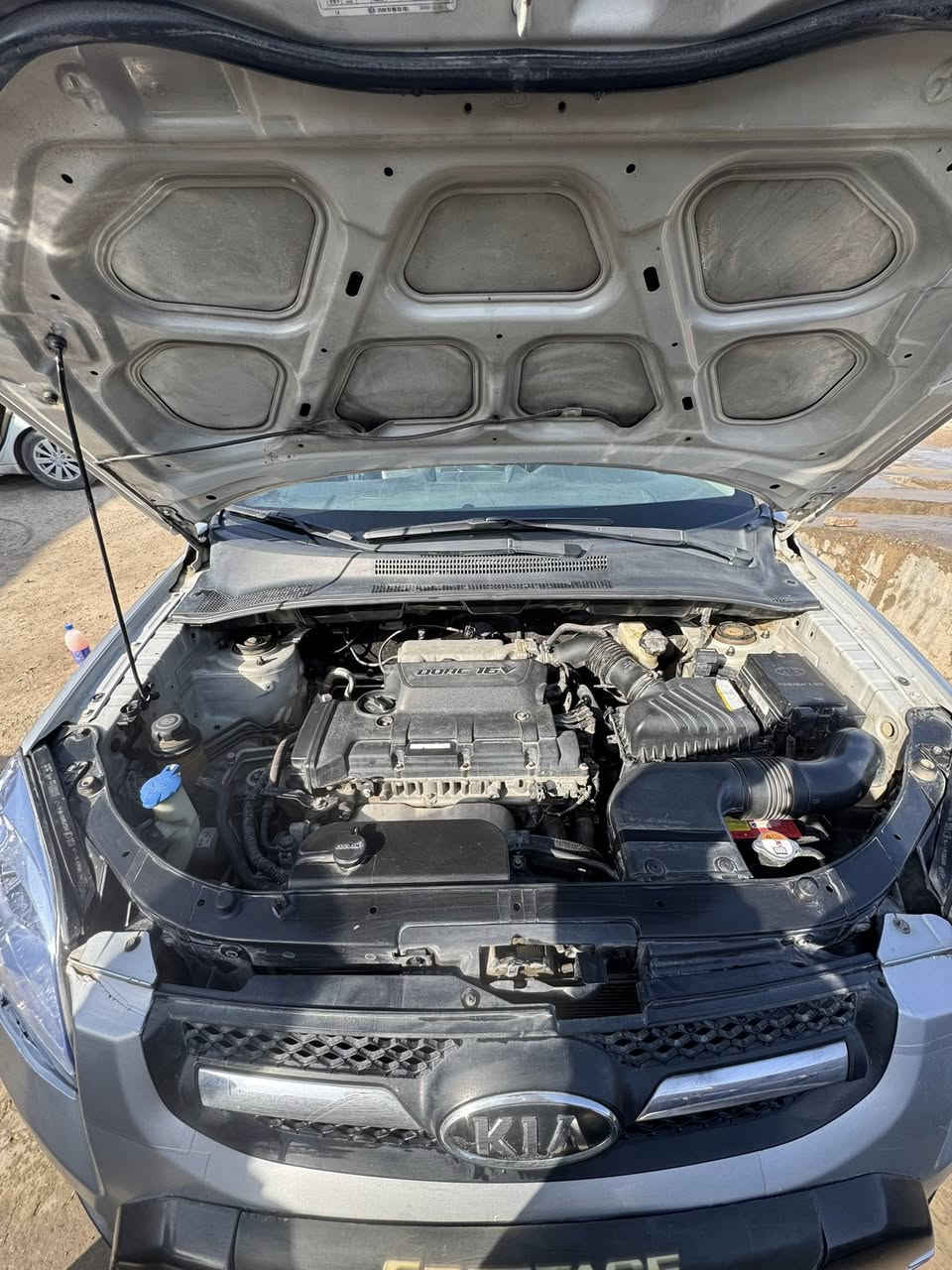 السلام عليكم ورحمه الله
كيا سبورتج_2009_
رقم بغداد انكليزي 
سياره رزن ومحترمه والجنايه يعرفونها
السيارة  احلى من الصور
خير من الله مامبدل اي قطعه
للأستفسار 
*********** اتصال+واتساب
