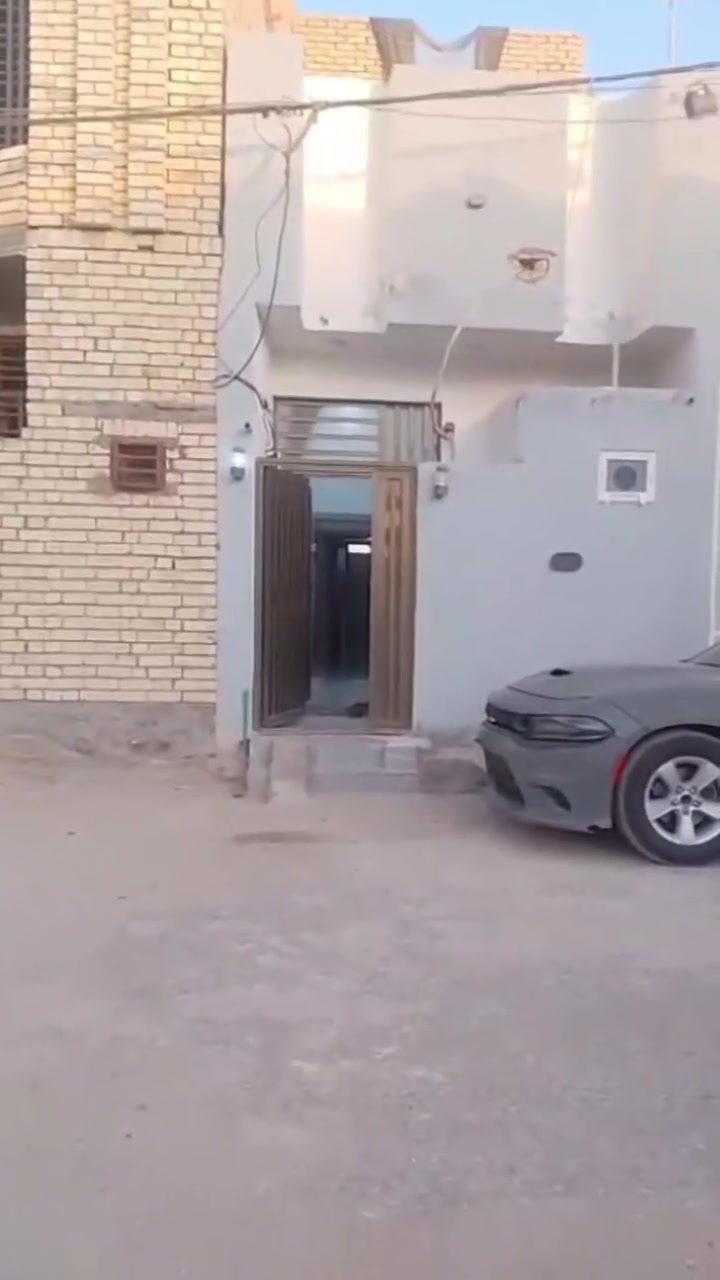 سلام عليكم بيع مستعجل بملحق حي لاخلاص سعر 51بي مجال بسيط تفاصيل موجودة بل فيديو مامتواجد عل فيس ***********
