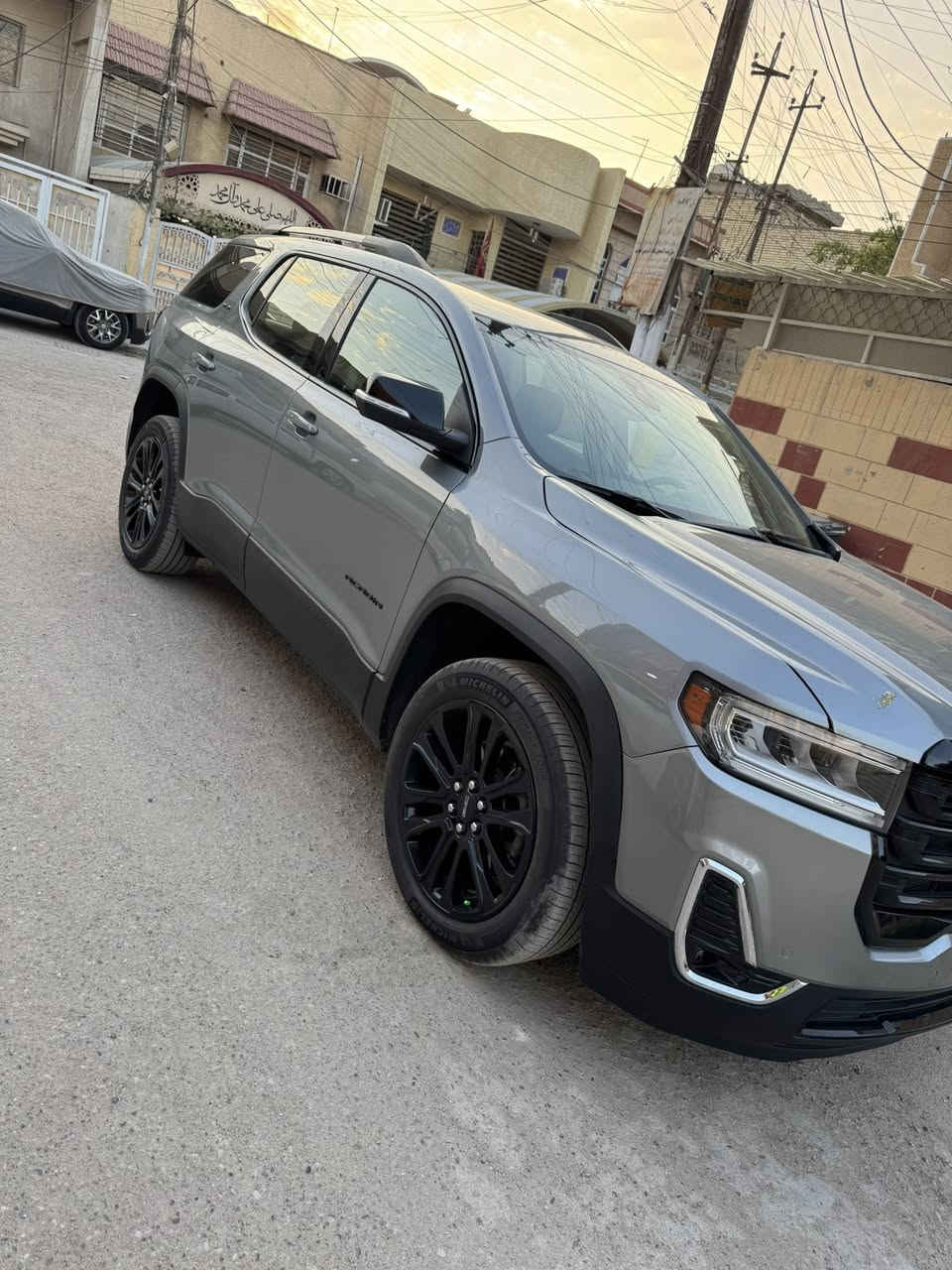 GMC slt اكاديا 2023
السيارة بلادية للاخير بلاك توب 
١ ماشية ٢١ الف 
٢ فور ويل دفع رباعي ستة سلندر 
٣ خمس انضمة قيادة 
٤ كشنات جلد منفصل مع تدفئة مع حساسات بل كشن 
٥ راداد امامي خلفي جانبي 
٥ حادث جاملغ وربع البنيد 
٦ رقم بغداد مميز 
٧ مكان السيارة بغداد حي اور وبعد بيها هواي مواصفات 
٨ للاتصال ***********
