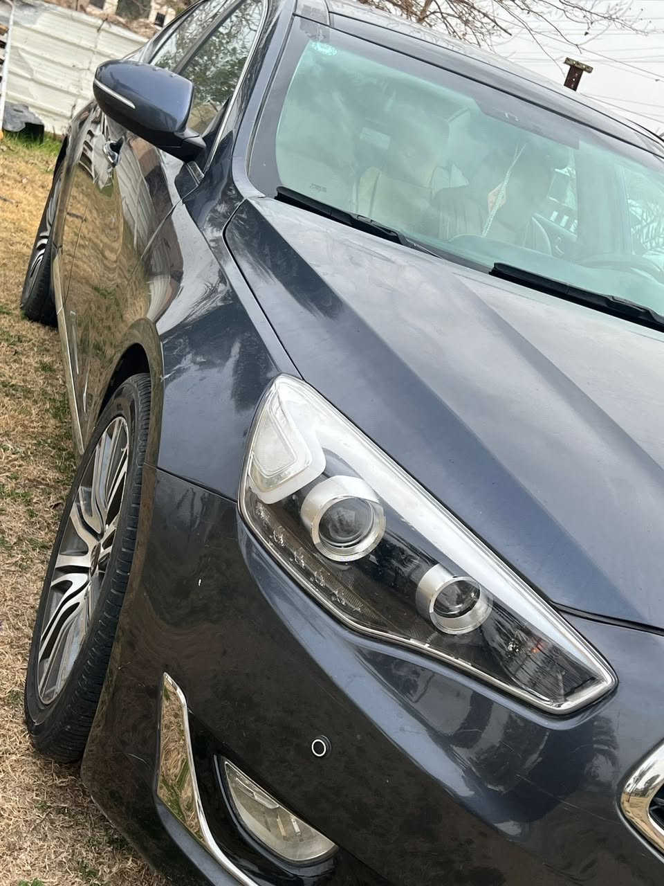 كيا كادنزا موديل 2015خليجي
لون ازرق غير محدد اقرب للسمنتي
فول مواصفات vip
عداد 180كم 
ضرر حادث بل عراق مبدل جاملق وبنيد ودعاميه 
بدون صبغ 
رقم اربيل بأسمي مكاني بغداد
هاتف ***********
