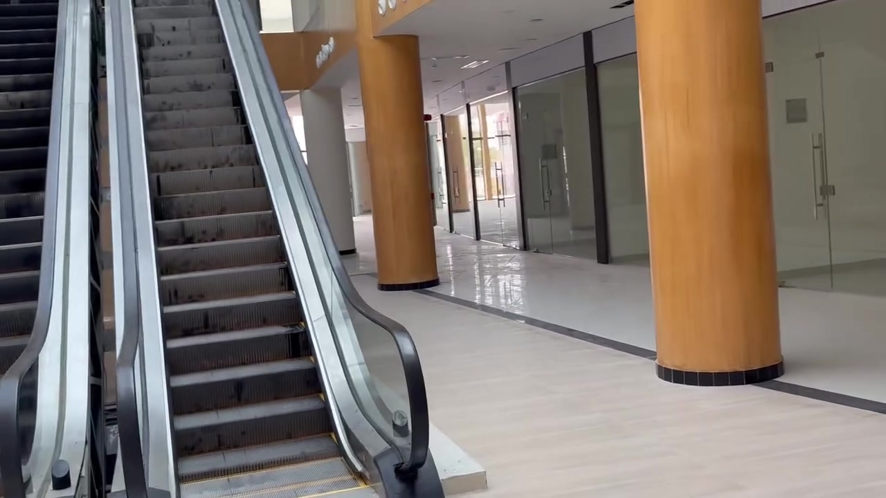 يوجد محلات ومطاعم للإيجار الحريه مقابيل مدرسه المحمره للاستفسار رقم *********** &*********** محلات جهازه تبريدمركزي وكهرباء متوفره  ومولده

