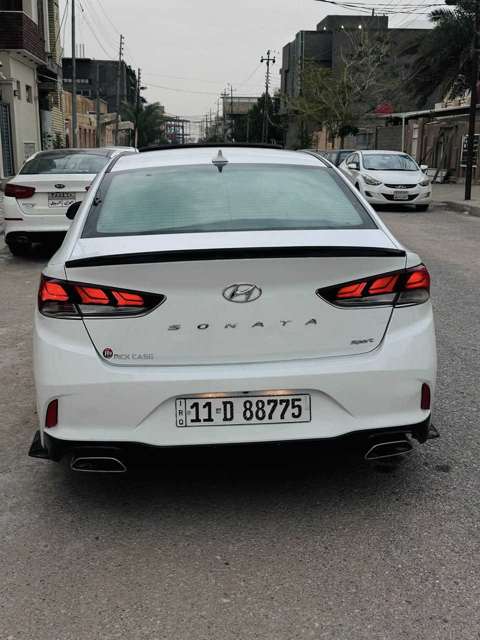 السلام عليكم للبيع سوناتا 2018 فول سبورت 
سياره متعوب عليهه نقص برغي مابيهه لا تنقيص ولا تبخير ولا حته دوانز رقم بغداد باسمي محرك 2.4 جي دي  حادثه جاملغ والكصه مال البنيد وجاملغ لخ شويه طخه ونصبغ والباقي كفاله 

شراي اتصال او رساله عادي اجاوب 
***********
مكاني نجف ورقم باسمي
