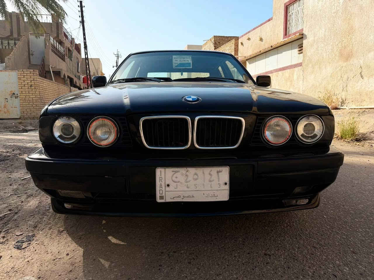 سلام عليكم اخوان ٥٢٥ موديل ٩٣ اصل... مسكر.. فتحة..
مكينه كير حداديه بحاله جيده جدا. َ..
داخل جلد كهرباء.. دبل ارباك...
كت ام... دعاميات ودوس...
ويل ميمو اصلي. إيطالي..
منضومه تبريد جاهزة 
مصبوغه للجماليه فقط...
بدون اي ضربه او حادث....
سياره جاهزه من كلشي وبلحقيقه احلا من صور
سنويه لل٢٨...
رقم بغداد تحويل ثاني يوم.
*********** مكانهه حله...
للبيع وني الممنون
