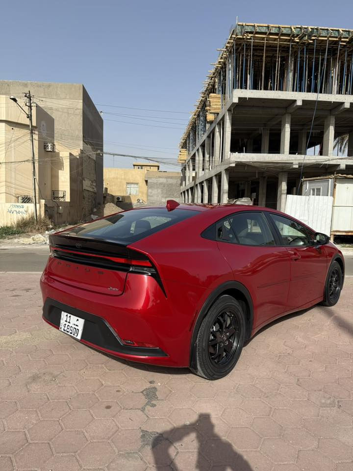 السلام عليكم
تويوتا بريوس هايبرد الشكل الجديد 

موديل 2024 
ماشية 22,000 ميل 
محرك 2000 هايبرد 
لون احمر مميز 🔴
ياباني اصل ❗️❗️
رقم بغداد الجديد بأسمي 
مكانها بغداد 
السعر : 16,300 $ وبيها مجال ان شاء الله
للاستفسار :  ***********  وبي واتس اب هم
