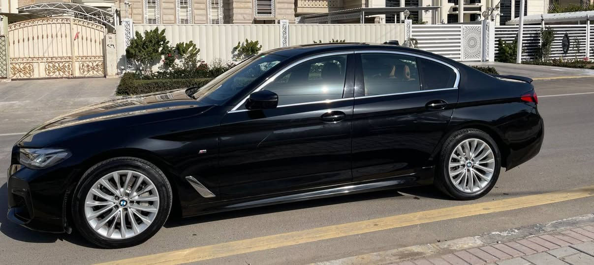 بي ام دبليو حجم 530i
  اربعة سلندر تون توربو تو ويل
موديل 2022 ماشيه حاليا 52 مايل

ضرر جاملغ وبنيد سطحي جدا بدون دواخل بدون شاصي بدون لغود 
بيهة بجنطة كارت تكحيل 
ايرباك ستيرن و دشبول و راجع سيستم
السياره جديده جدا بحالة الوكاله 

صفر مسج
عليها كت M عدا الستيرن
ودفيوزر وسبايدر  و شباك ليد
داخل قرميدي اصلي
هيد اب دسيبلي
رادارات امامي وجانبي
نقاط عمياء 
داتا شو 
سستم صوت هارمان كاردن 
حساسات 360 “
جنطه كهرباء 
كشنات هيتر 
⁠كشنات خزن ميموري 
 ردار امامي + جانبي.
جميع الابوب بصمة 
تشغيل عن بعد 
كيج الالكتروني رقمي 
قيادة ذاتية و تحديد مسار 
كير و محرك مكفول

السياره بالكارتون بدون اي نقص وملاحظات جديده جدا 
وشكلها كدامكم رقم شمالي وتحويل مباشر سيارة باسمي 

مكانها بغداد حي العدل 

***********اتصال او واتس اب
