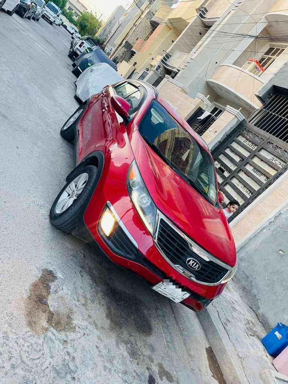 سلام عليكم 
السعر 125 وبيه مجال كلش بصيط 
كيا سبورتج رقم بغداد
مديل13 وارد امريكي
بجم كبس سياره جديده مال بيت
حادث خلفي جاملغ وجنطه مصبوغات وشبر من الباب
السياره ماشيه 87 يعني بل نسبه المديله زيرو
مكينه 2400 دوش المرغوب
السياره كلشي على البلاد 
العنوان بغداد حي الجهاد قرب حي الحسين
رقم الهاتف ***********
