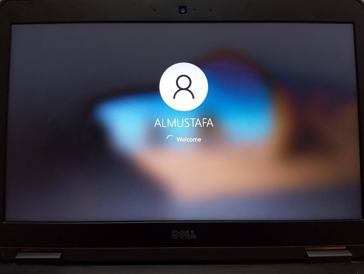 سلان عليكم عندي لابتوب ديل للبيع موصفات كوراي 5جيل سادس هارد 128ssd الرام 4 قابل للتطوير ملحقاتة شاحنة وجنطة السعر 150وبي مجال المكان البلديات الرقم ***********
